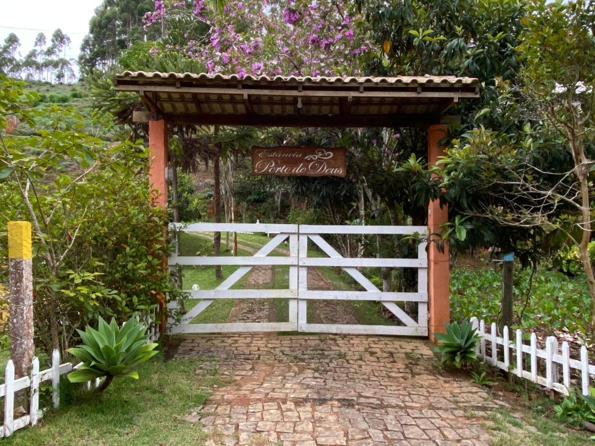 Chale Da Estancia Santa Teresa - Es Alto Sao Lourenco- Proximo Ao Circuito Caravaggio Buitenkant foto